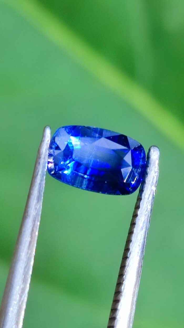 Natural Royal blue sapphire from srilanka