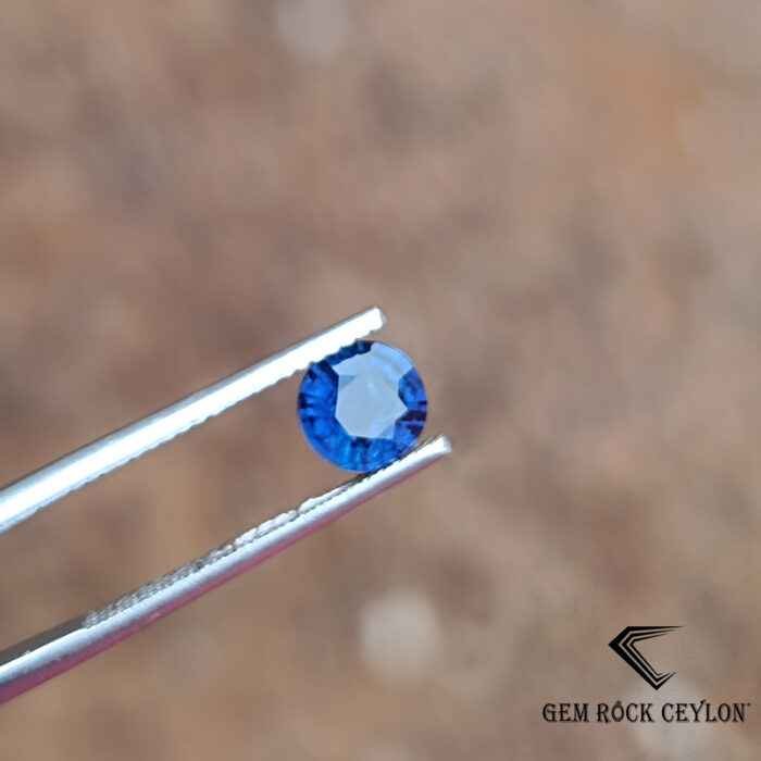 Heated Round Blue Sapphire - Image 4