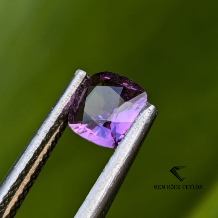 Natural purplish pink sapphire - Image 3