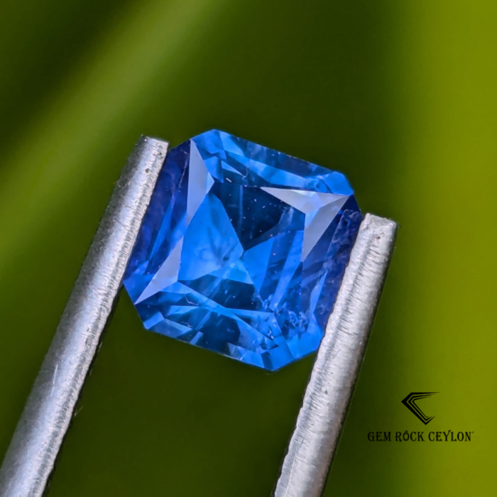 Natural heated  blue sapphire - Image 2