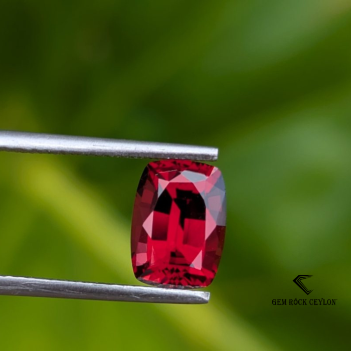 Natural raspberry red garnet - Image 2