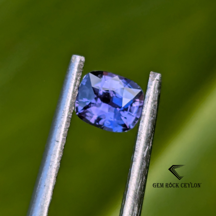 Natural lavender sapphire - Image 2