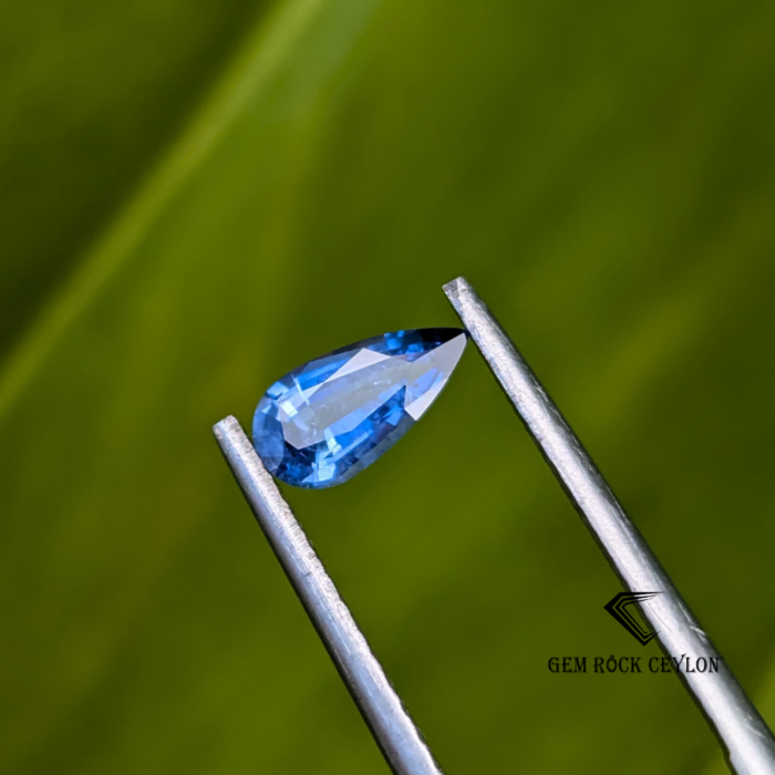 Natural  Heated blue sapphire - Image 2