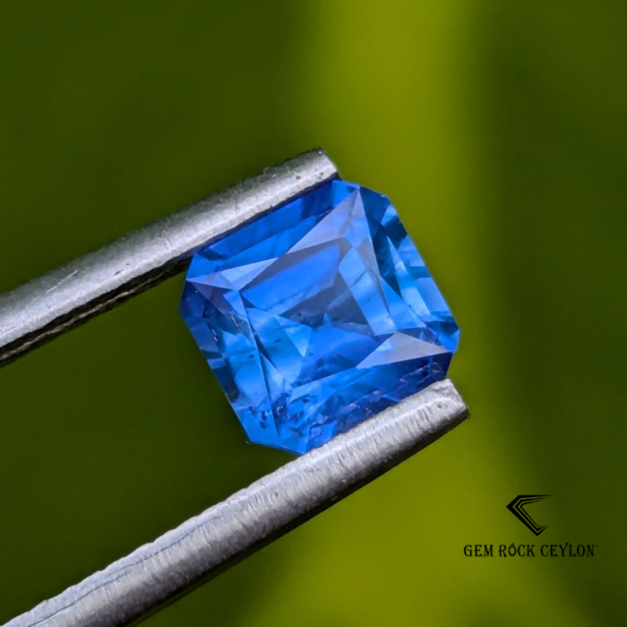 Natural heated  blue sapphire - Image 3