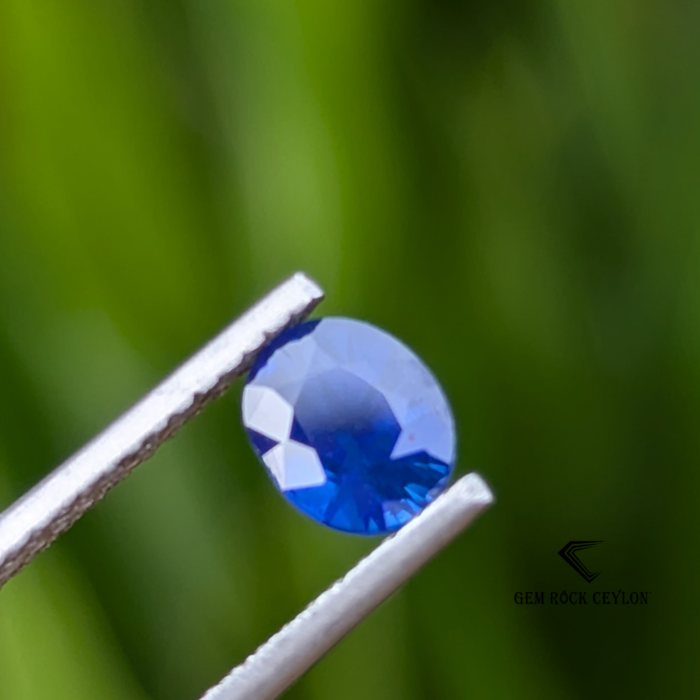 Natural Royal Blue Sapphire - Image 3