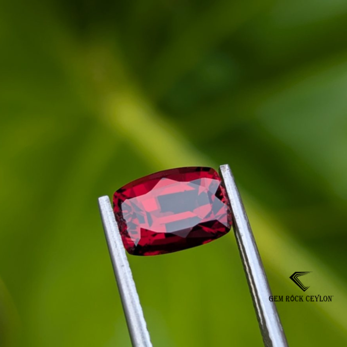 Natural raspberry red garnet - Image 3