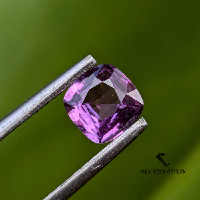 Natural purplish pink sapphire - Image 4