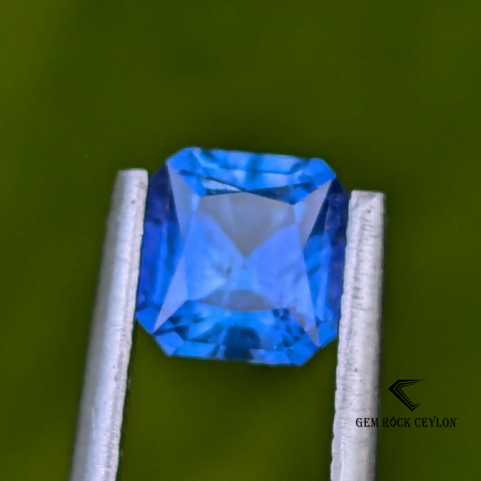 Natural heated  blue sapphire - Image 6