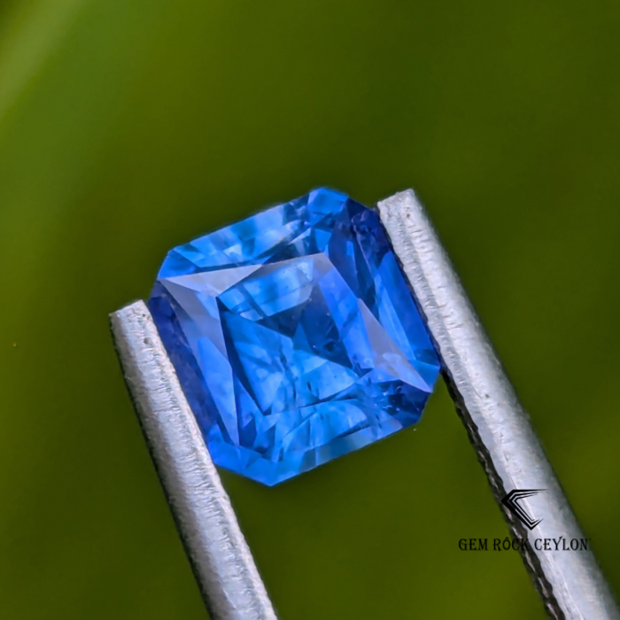 Natural heated  blue sapphire - Image 4