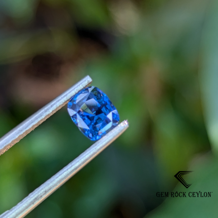 Natural Blue Sapphire - Image 4