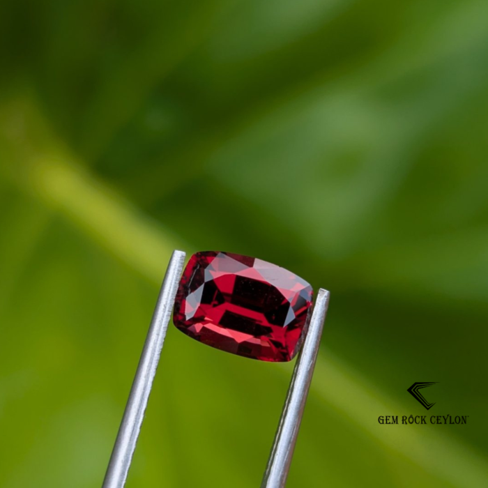 Natural raspberry red garnet - Image 4