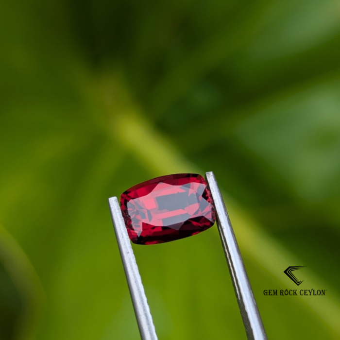 Natural raspberry red garnet - Image 5