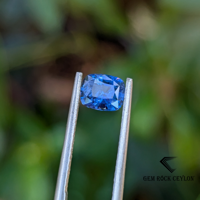 Natural Blue Sapphire - Image 3