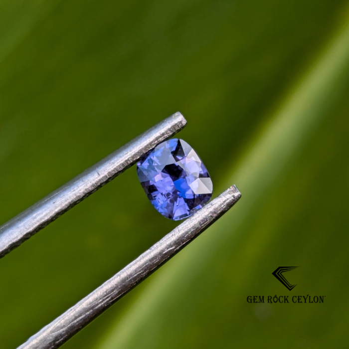 Natural lavender sapphire - Image 5