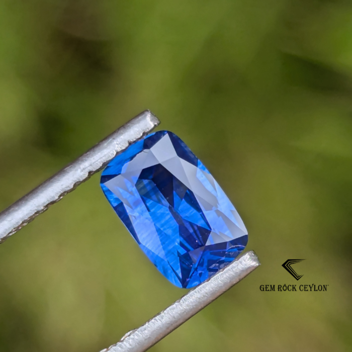 Cornflower Blue Sapphire - Image 3