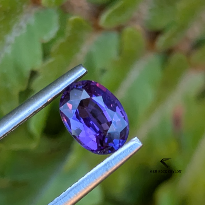 natural colour-change sapphire - Image 6