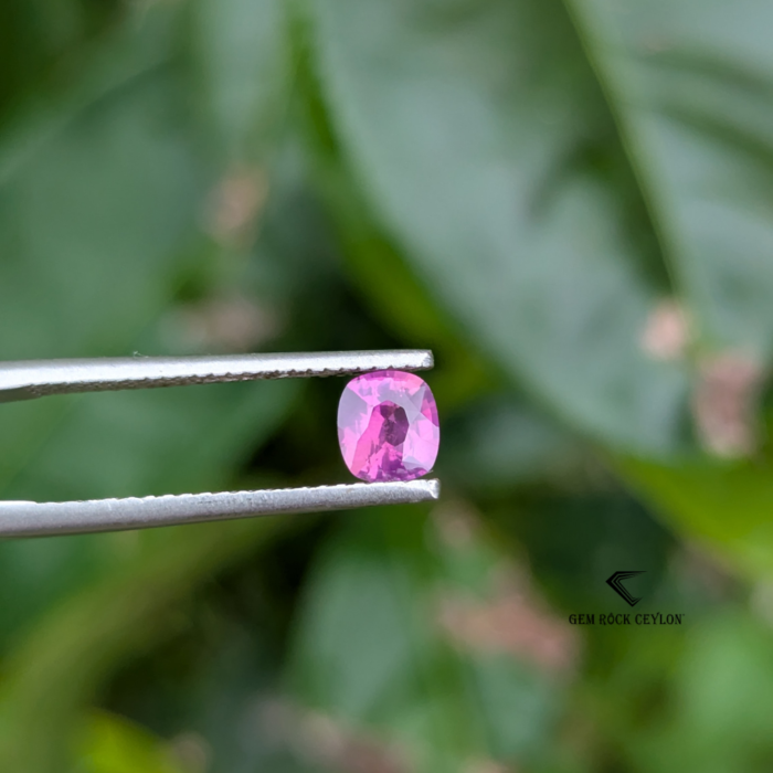 Natural Pink Sapphire - Image 4