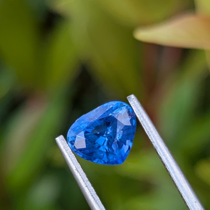 Natural Cornflower Blue Sapphire - Image 3