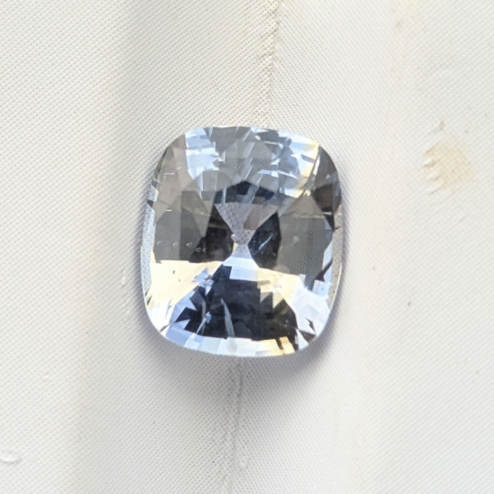 Natural Bicolor Sapphire - Image 4