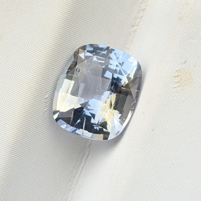 Natural Bicolor Sapphire - Image 3