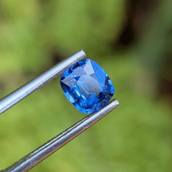 Natural Cornflower Blue Sapphire - Image 3