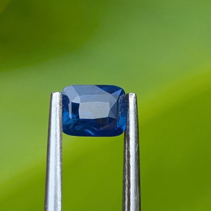 Natural Royal Blue Sapphire - Image 4