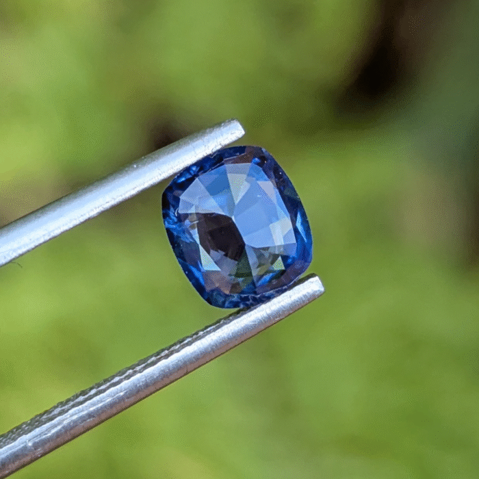 Natural Cornflower Blue Sapphire - Image 4